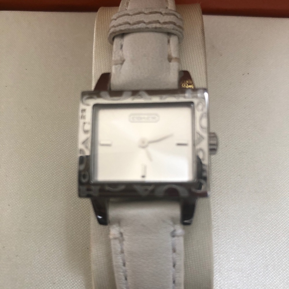 White Coach Watch - Picture 4 of 4